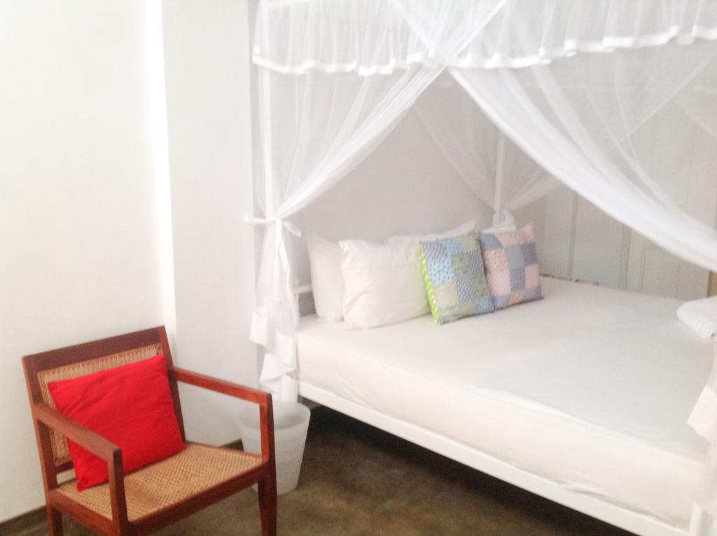 7 - A Charming White Bed & Breakfast Colombo