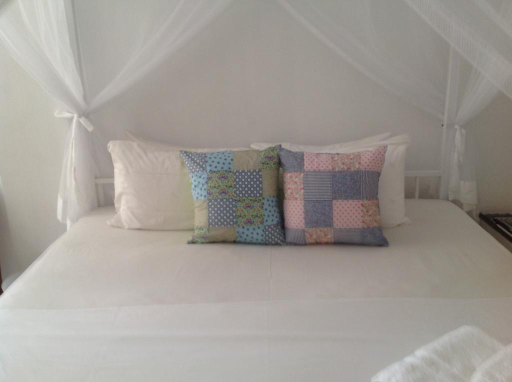 Bed & Breakfast 7 - A Charming White 2*