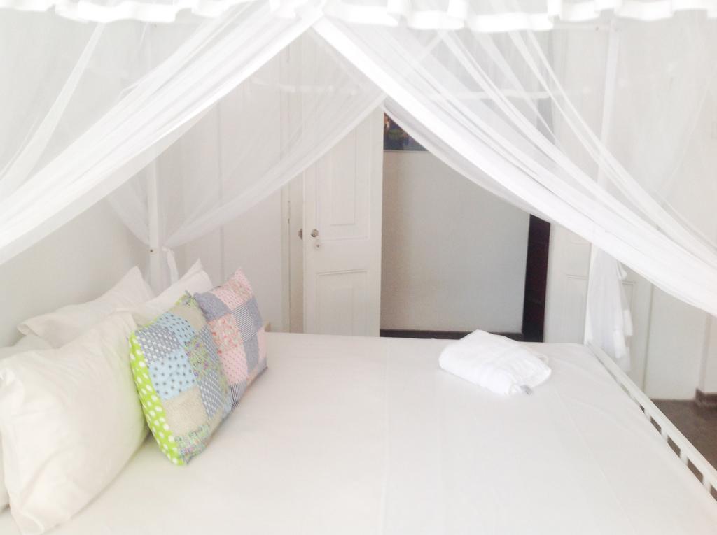 7 - A Charming White Bed & Breakfast 2*