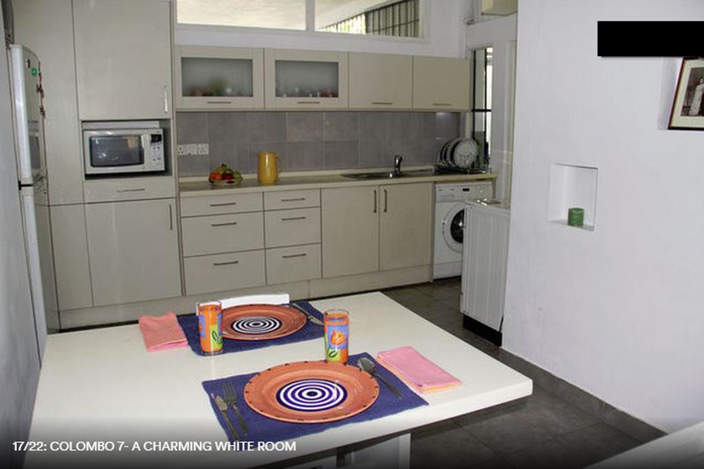 Bed & Breakfast 7 - A Charming White